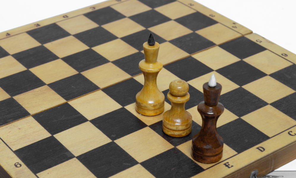 Stalemate in Chess: Turning Losing Positions into Draws